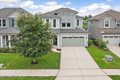 Welcome home! Water views, flexible living space, and - photo 3