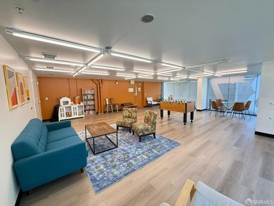 Desirable unit located in a wonderful, thriving neighborhood - photo 14