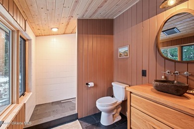 Designed by Dwell Magazine-featured Waechter Architecture and a - photo 20