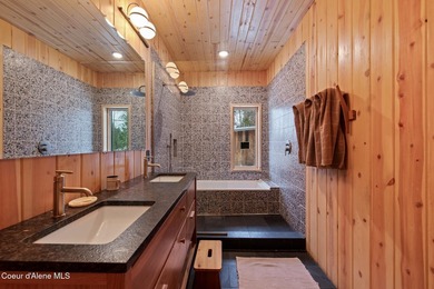 Designed by Dwell Magazine-featured Waechter Architecture and a - photo 24