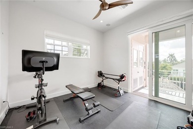 Pristine, and move-in ready, beautifully decorated custom - photo 25