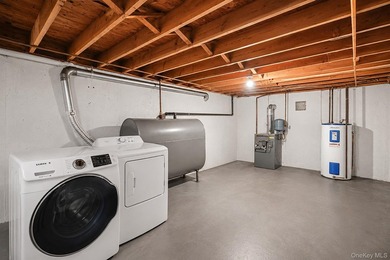 Welcome home to this beautifully maintained 4 bedrooom, 2.5 bath - photo 29