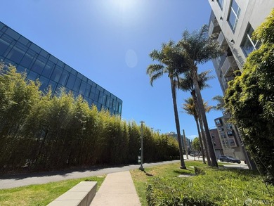 Desirable unit located in a wonderful, thriving neighborhood - photo 31