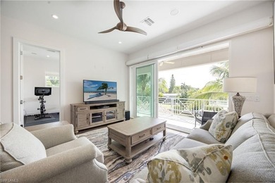 Pristine, and move-in ready, beautifully decorated custom - photo 32