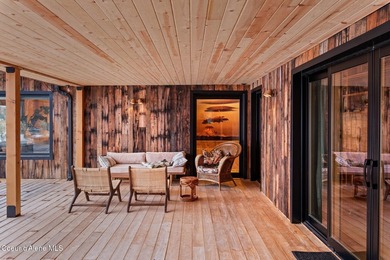 Designed by Dwell Magazine-featured Waechter Architecture and a - photo 33