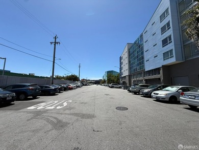 Desirable unit located in a wonderful, thriving neighborhood - photo 33