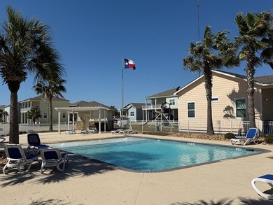 DON'T LET DAYS ON MARKET STOP YOU! This home has a new roof as - photo 4