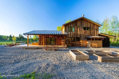 Designed by Dwell Magazine-featured Waechter Architecture and a - photo 36