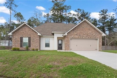 Lake Home For Sale in Ponchatoula, Louisiana