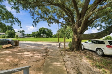Discover a charming investment gem in the heart of East Biloxi! - photo 17