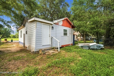 Discover a charming investment gem in the heart of East Biloxi! - photo 19