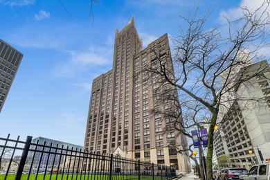 Lake Michigan - Cook County Condo For Sale in Chicago Illinois