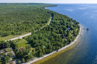 Encompassing roughly 250 feet of Green Bay waterfront about a - photo 1