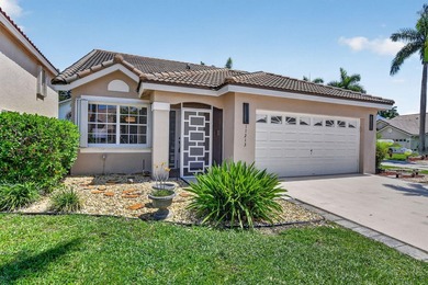 Welcome to a home where contemporary design meets effortless - photo 1