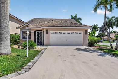 Welcome to a home where contemporary design meets effortless - photo 2