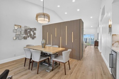 Welcome to a home where contemporary design meets effortless - photo 7