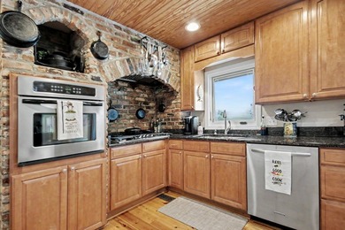 Nestled along the banks of the Black River, discover 203 Cree - photo 11