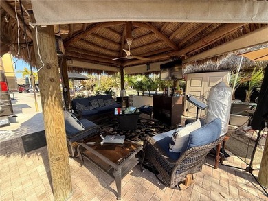 Enjoy privacy and convenience on this oversized 2,681 sq ft RV - photo 11