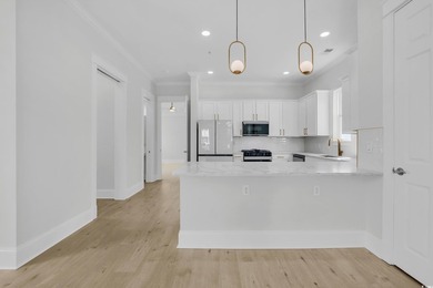 Luxurious Charleston-style home in the sought-after Sweetgrass - photo 13