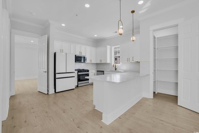 Luxurious Charleston-style home in the sought-after Sweetgrass - photo 14