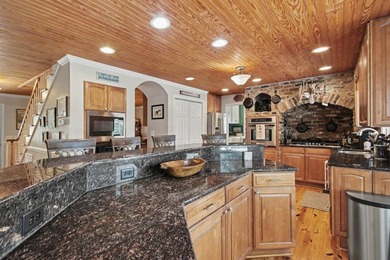 Nestled along the banks of the Black River, discover 203 Cree - photo 14