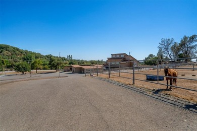 Welcome to your private retreat in the gated community of Auburn - photo 40