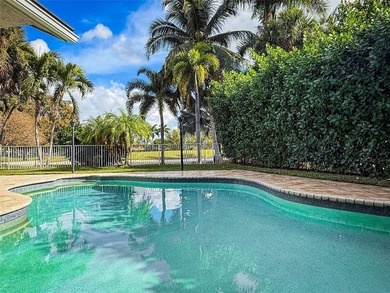 Set within the prestigious private gated community of Lakefield - photo 41