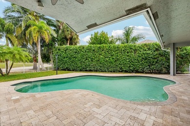 Set within the prestigious private gated community of Lakefield - photo 42