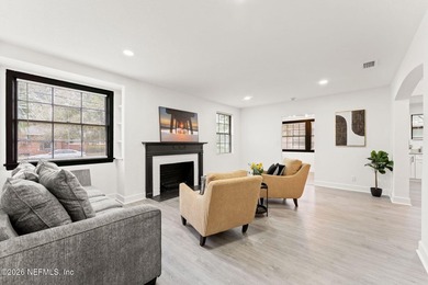 Welcome to a beautifully renovated 3 bedroom, 2 bathroom home - photo 6