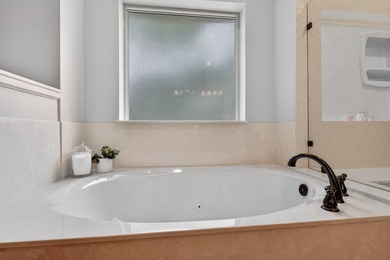 Perfectly positioned on a quiet cul-de-sac in the highly - photo 26