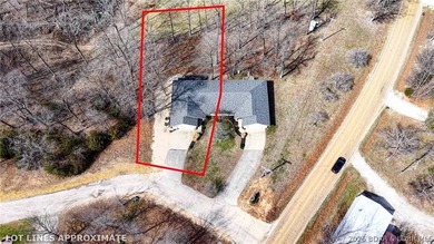 Welcome to easy lake living without the waterfront price tag, in - photo 28