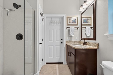 Perfectly positioned on a quiet cul-de-sac in the highly - photo 31