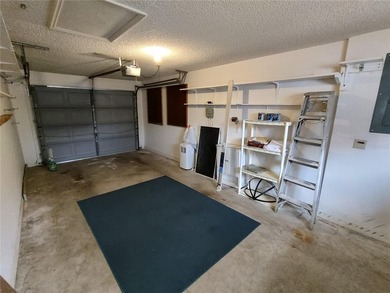 Lovely split bedroom Newport model home. This home delivers - photo 33