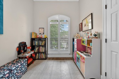 Perfectly positioned on a quiet cul-de-sac in the highly - photo 46