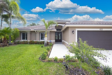 Beautifully remodeled 3BR/2BA heated saltwater pool home in - photo 4