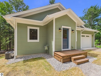 Built by Samuel Scott of Scott Carpentry, this new Village of - photo 1