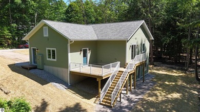 Built by Samuel Scott of Scott Carpentry, this new Village of - photo 4