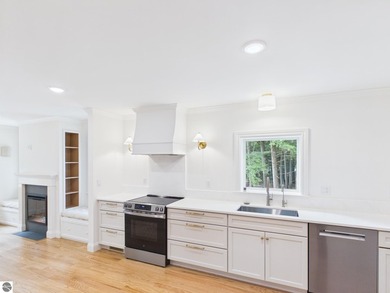Built by Samuel Scott of Scott Carpentry, this new Village of - photo 6