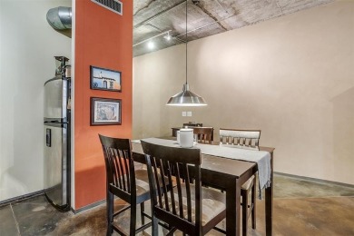 Charming Historic Studio Condo in the Heart of Dallas!  Perfect