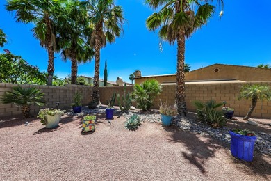 Enjoy refined desert living in this beautifully designed - photo 8