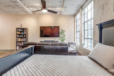 Charming Historic Studio Condo in the Heart of Dallas!  Perfect