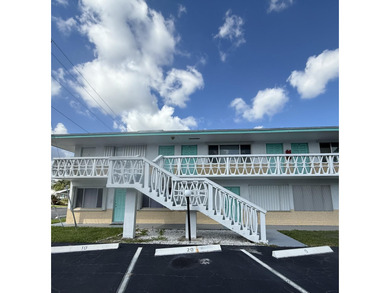 Lake Osborne Condo For Sale in Lake Worth Florida