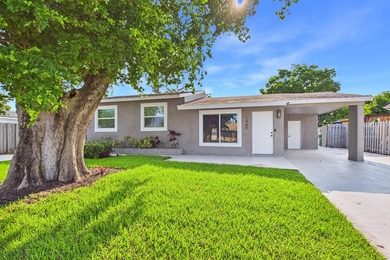 Welcome home to this beautifully remodeled 3BR/2BA residence - photo 2