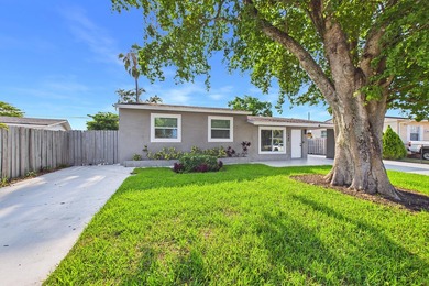 Welcome home to this beautifully remodeled 3BR/2BA residence - photo 4