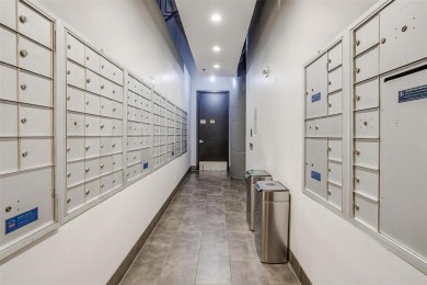 Charming Historic Studio Condo in the Heart of Dallas!  Perfect