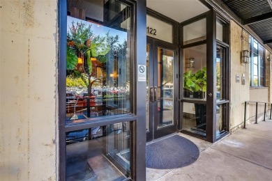 Charming Historic Studio Condo in the Heart of Dallas!  Perfect