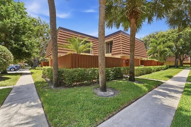 Discover this charming two-bedroom townhouse, with each bedroom - photo 2