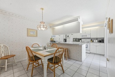 Discover this charming two-bedroom townhouse, with each bedroom - photo 9