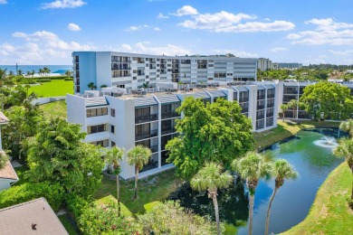 Lake Condo For Sale in Jupiter, Florida