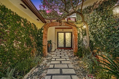 One-story 5BR/4BA home on an oversized lot over 8500 sq. ft. in - photo 4